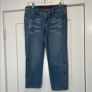 We Go Against The grane Women's Blue Jean capris size 7.
